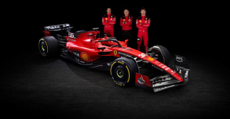 In deze outfits zijn Leclerc en Sainz te bewonderen in F1-seizoen 2023