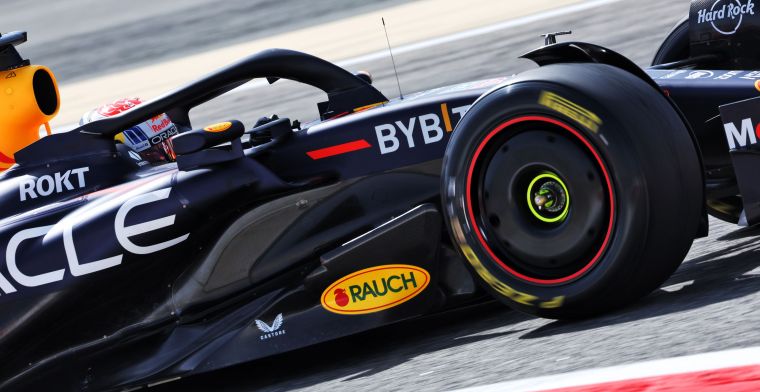Verstappen eindigt voor Sainz in ochtendprogramma F1 wintertest in Bahrein