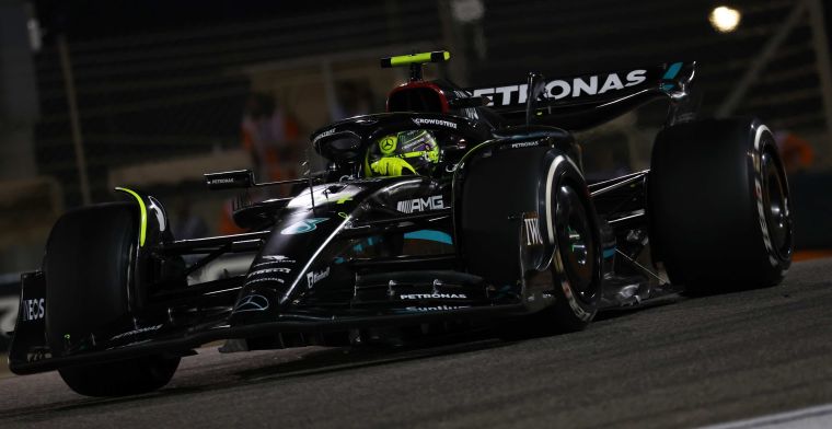 Rosberg schrikt van Mercedes: 'Gat naar Verstappen eigenlijk 60 seconden'