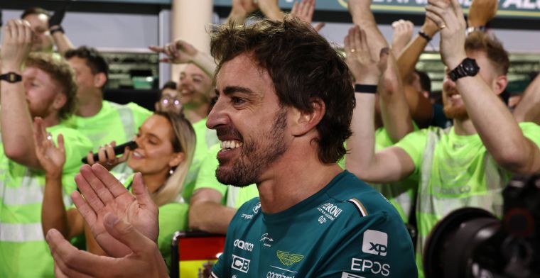 Voor het eerst in zijn carrière is het Alonso die als laatste lacht