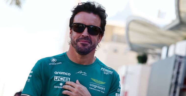 Alonso halve 2021-seizoen met gebroken handen: 'We houden van racen'