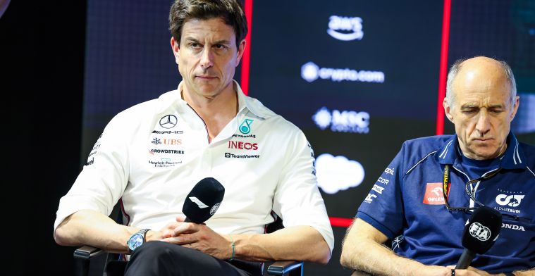 Wolff grapt over problemen Verstappen: 'Misschien deed Red Bull het expres'