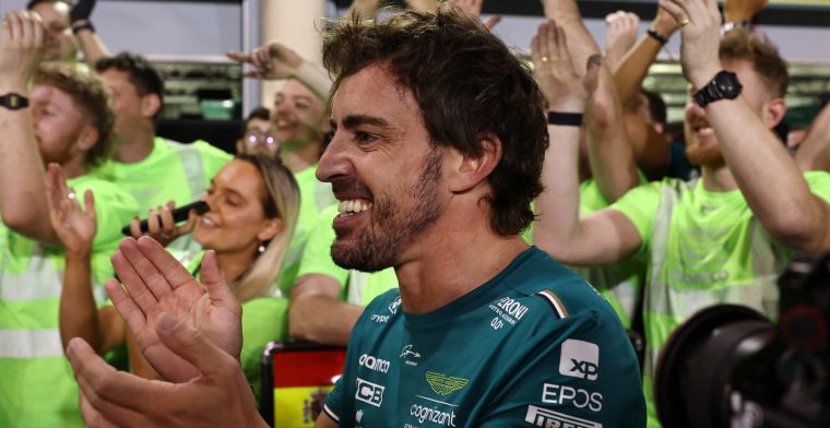 Alonso trekt vergelijking met Brawn GP: 'Stap van Aston Martin nog groter'