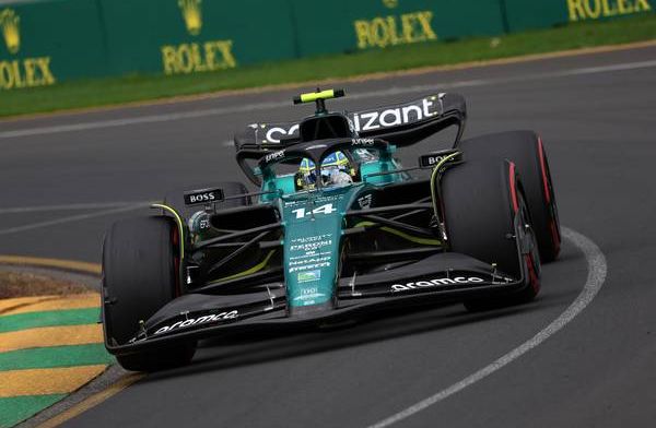 Alonso haalt uit naar Mercedes: ‘Ze doen alsof de auto Q3 niet kan halen’