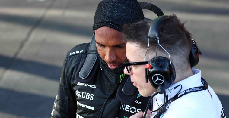 Hamilton over reorganisatie Mercedes: 'Maakt het team alleen maar sterker'