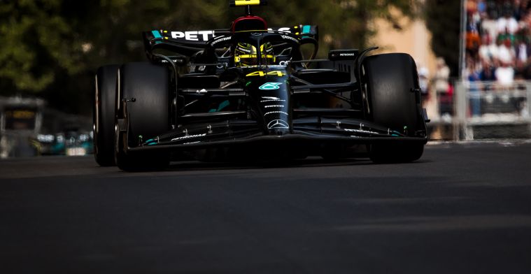 Hamilton baalt van safety car De Vries: ‘Dat was klap in het gezicht’