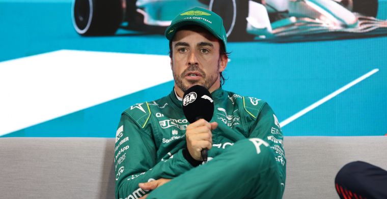 Alonso sneert naar Ocon: ‘Dat was vorig jaar het tegenovergestelde’
