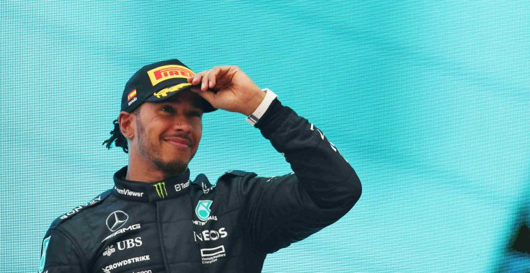 Hamilton: 'Ik wil zijn waar Verstappen is, ik wil met hem racen'