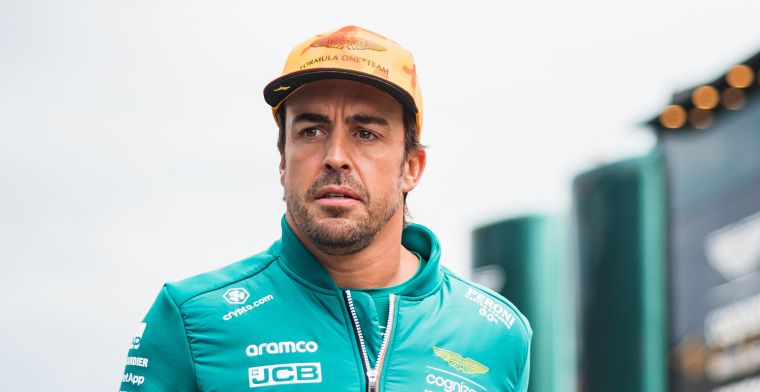 Alonso waarschuwt Verstappen: ‘Dacht toen ook er nog wel wat te winnen’