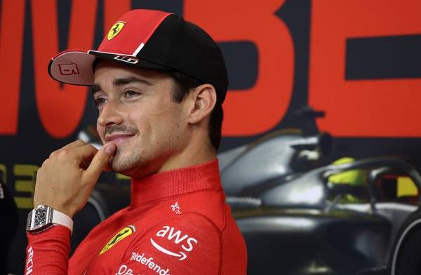 Leclerc: 'Verstappen rijdt altijd op de limiet, Hamilton is zo slim'