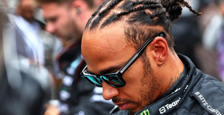 Hamilton voelde druk van Russell in 2022: ‘Hij had niets te verliezen’