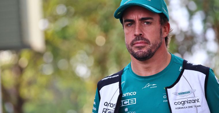 Alonso zeer teleurgesteld na GP Singapore: 'Een extreem zware avond'