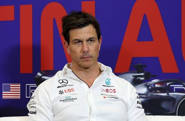 Wolff ziet terugval Mercedes met lede ogen aan: Het was een pijnlijke dag