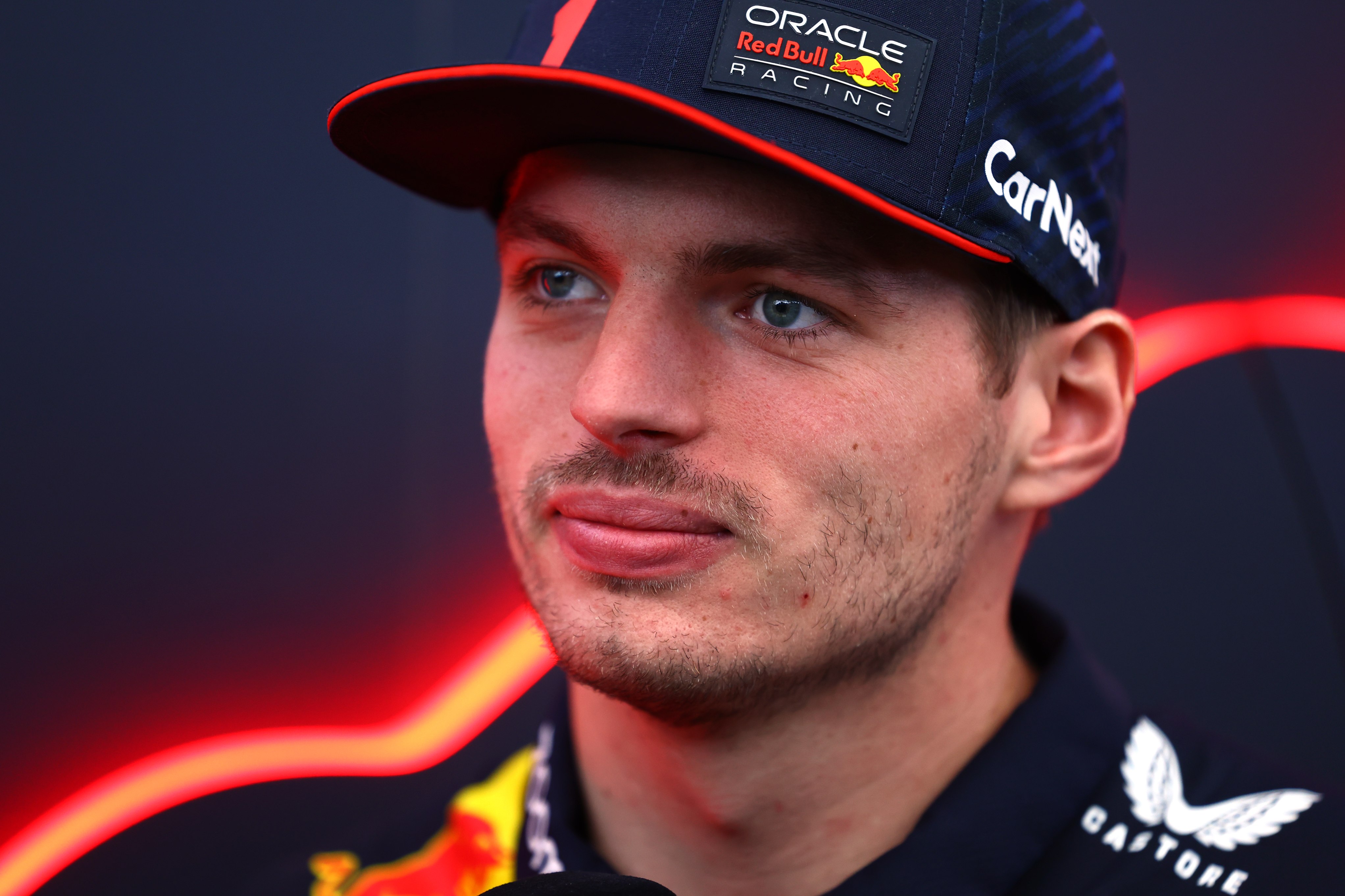 Nieuwe teamgenoot voor Verstappen in 2024? 'Zou héél dichtbij Max