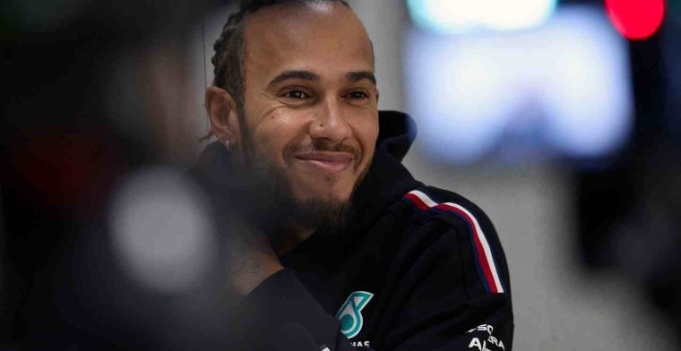 Hamilton ziet minder enthousiasme bij Red Bull: ‘Kan je horen aan Horner’