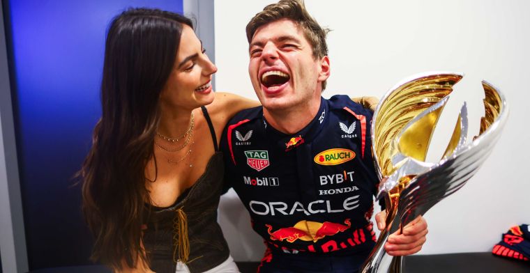 Kelly Piquet roemt historisch F1-seizoen Verstappen: “Enorm trots op jou”