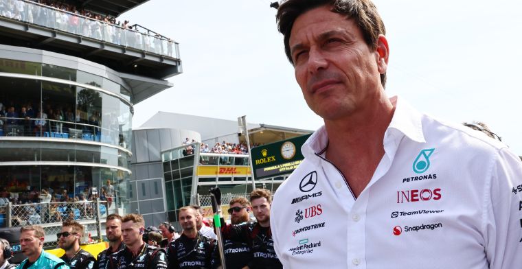 Wolff onthult: 'Hij kan eerste rijder gaan worden bij Mercedes'