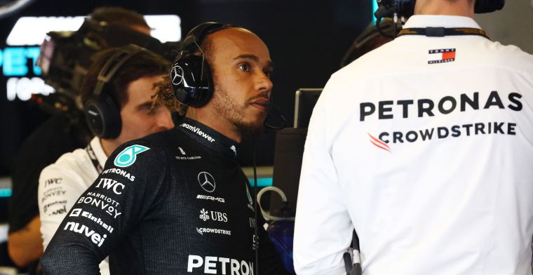 'Hamilton kan door speciale clausule geen Mercedes-collega's meenemen'