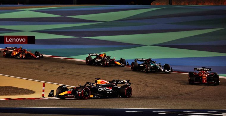 F1-stand coureurs | Verstappen leidt na verpletterende zege in GP Bahrein