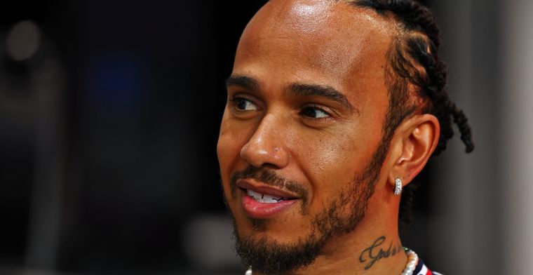 Hamilton voelt mee met medewerkers Red Bull: 'Ik weet zelf hoe dit is'