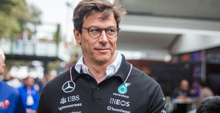 Mercedes reist zonder teambaas Wolff af naar Japan