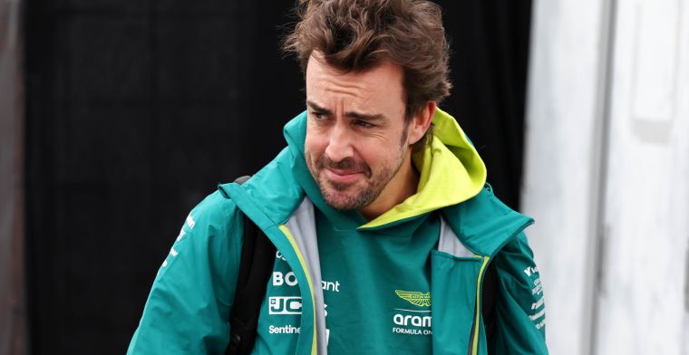 Aston Martin bezorgt Alonso een glimlach met doorwerken in de nacht