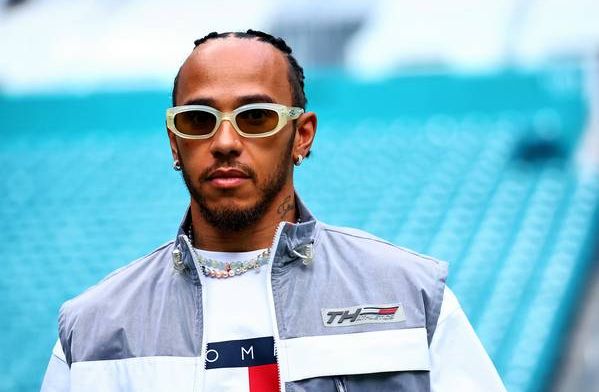 Tussenstop Hamilton in New York: Mercedes-coureur aanwezig bij 'Met Gala'